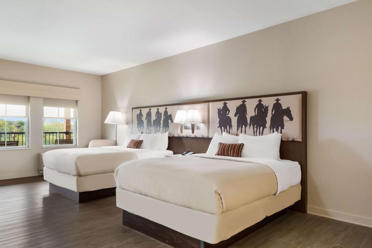 Best Western Bandera Suites & Saloon Bagian luar foto