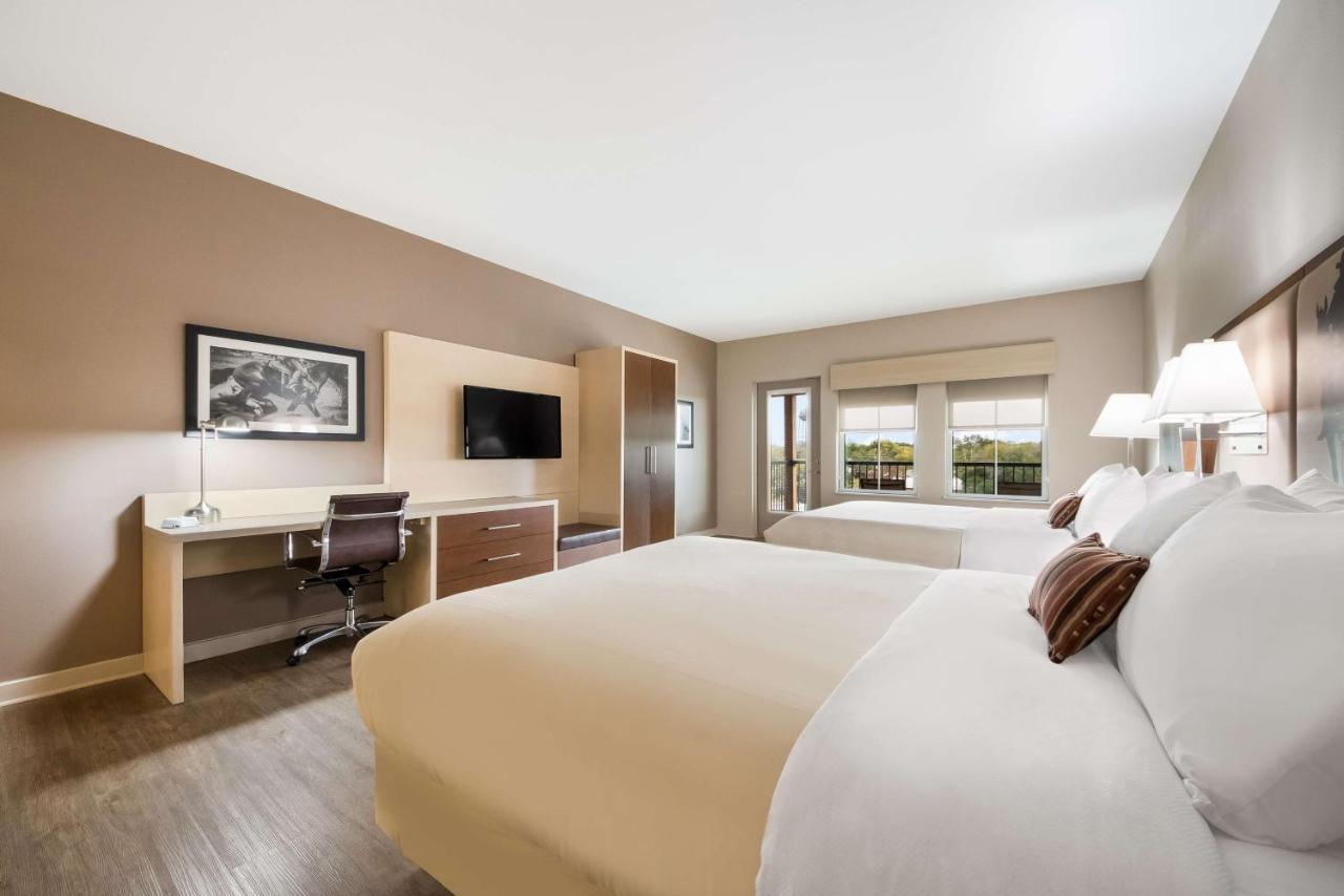 Best Western Bandera Suites & Saloon Bagian luar foto